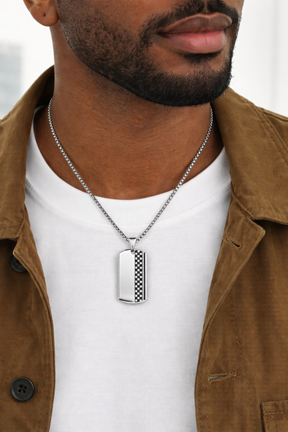 Collier Plaque Signature — Design Moderne
